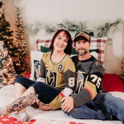 Wife, mommy, and cat lady 😻🐈‍⬛🐈‍⬛😻. 🖤💛Golden Knights 💛🖤 🖤❤️Bucs ❤️🖤 🏁💙#9 💙🏁 and gaming 🎮