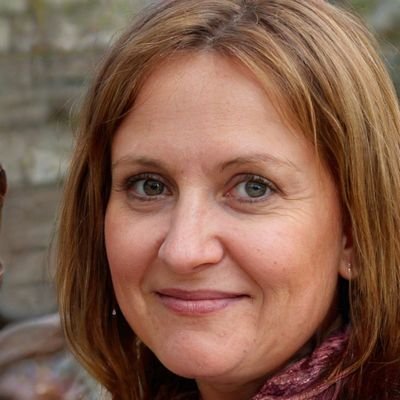 CoffeeMomHelen's profile picture. Mother of 1 👧 and 5 Cats 😹😹😹 #MomBoss #Coffee #UraniumCity #Single 😂