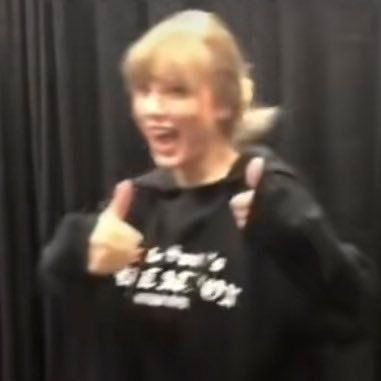 galcalledarlo's profile picture. taylor swift 🫡