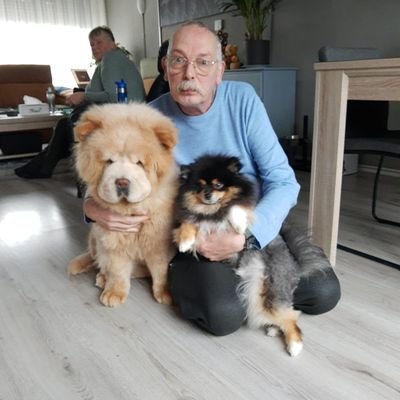 Henk, 38 jaar getrouwd, 1 zoon & 3 dochters.
Ben verslagen mijn lichaam is op (Artrose, diabetes 2, 8 rug hernia's & longembolie & COPD+PDS.)
Het is wat het is.