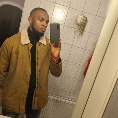 Battlerap Analyst one half of team BRIL @brilbloggers . #BRILSHIT
* MAN UTD ( #MUFC ) fan! (Ex Semi Pro Footballer)