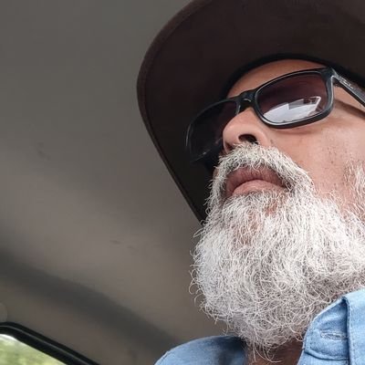 Nasci careca, pelado e sem dentes, o que vier é lucro!