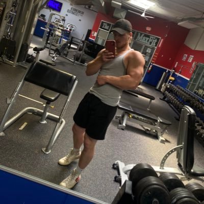 Carpenter who likes to lift weights