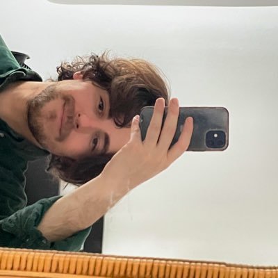 pulloutsofas's profile picture. cheap tricks and one liners. available for events.