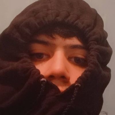 Licenciado en historia y productor musical. También estoy tratando de incursionar en la escritura y la pintura.