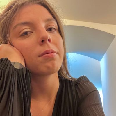 esseemmesse's profile picture. Lamezia-Milano ma non è Brunori Sas   // vino matematica e (conseguente) gastrite #lameziatwitter amor patriae