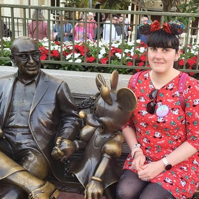 Christian; Daughter; Sister; Wife; @disney ❤️ Content/Bid Writer @desco_mep ; #migraine sufferer; Social Anxiety & Depression