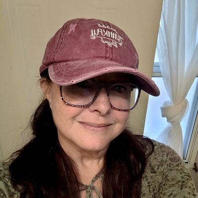 Author, artist, wife, mother, follows Jesus, MAGA, constitutional conservative.