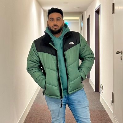 RajenDeb's profile picture. it’s absolute