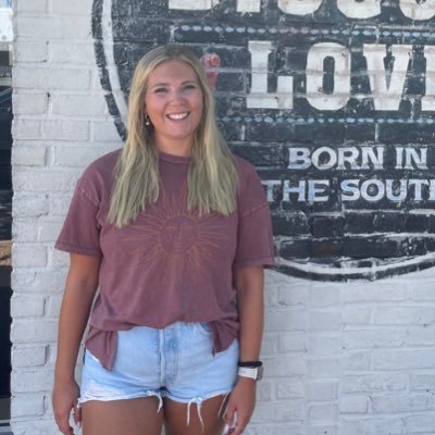 laurenlizpage's profile picture. fueled by sunshine and guacamole