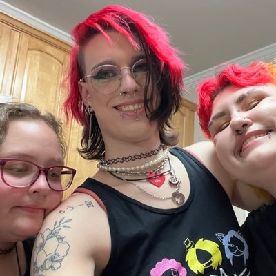 HarmoniousGwen's profile picture. 