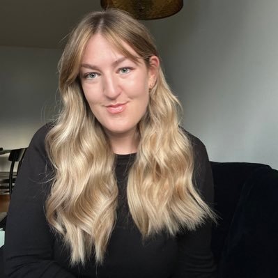 schneza's profile picture. 