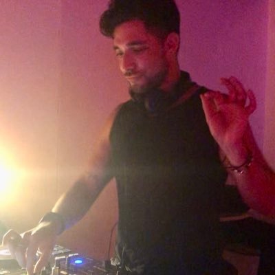 DJ de corazón | Intento de Trader | Amante del techno | Propietario de Acovento: servicios de DJ y alquiler de sonido | Comparto opiniones personales |