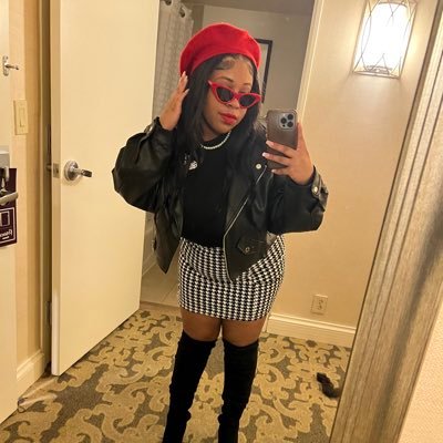 22| gramfam25 | 2022-2023 Miss Sophomore👑💜| Biology major