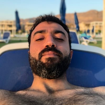 agamal06's profile picture. نحن نحيا في عالم غبي يتصارع على قوه الموت.