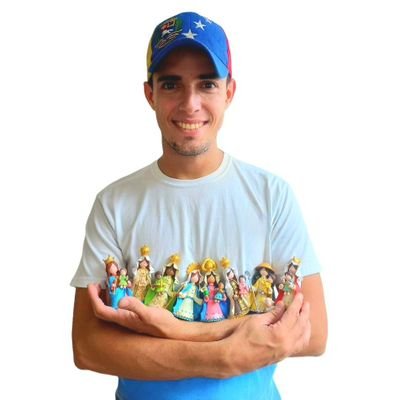 Estudiante de Quimica, sincero, jodedor, catolico y 100 % comprometido por el cambio de mi Venezuela