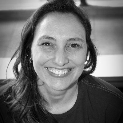 jornalista, empreendedora, conteudista
amante do mar, natureza e esportes
CEO e cofundadora da Mais Vívida - edtech de inclusao digital
movida a impacto social