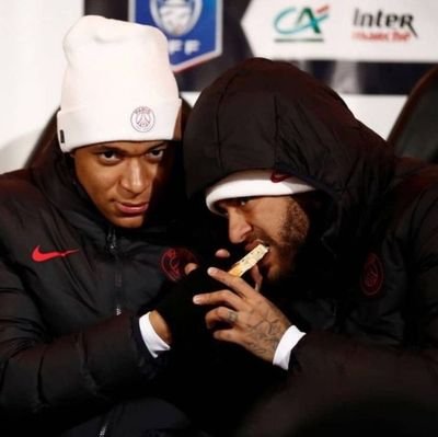 ll_iios's profile picture. 