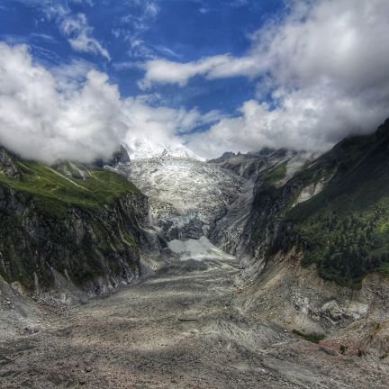 Raye15939486247's profile picture. 人生苦短，及时行乐