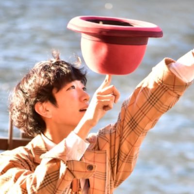 東京に住む野良の道化師。大道芸みたいなことをする。26ちゃい。ハット TAP 防災士 #clownものまる #木原理貴 グッズ→ https://t.co/QnMBdEDWFB ご依頼はDMでもHPからでも→https://t.co/BnBlTH1i5Z