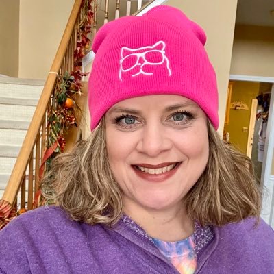 Wifey @RightToShoot; mom/1 human&4 fur kids;🇺🇸2A; agnostic genealogist, Polyglot multi-lingualist fluent in Pittsburghese🇺🇸plld dghtr frm pub sch #pure🩸