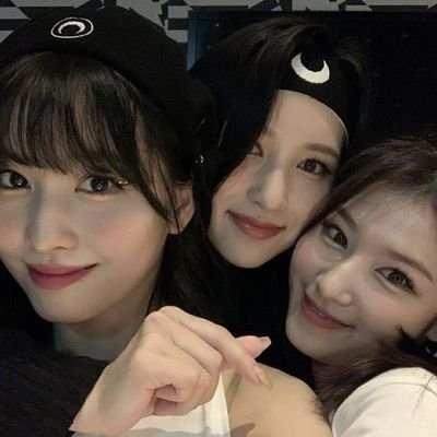 misamogallery's profile picture. — for twice j-line