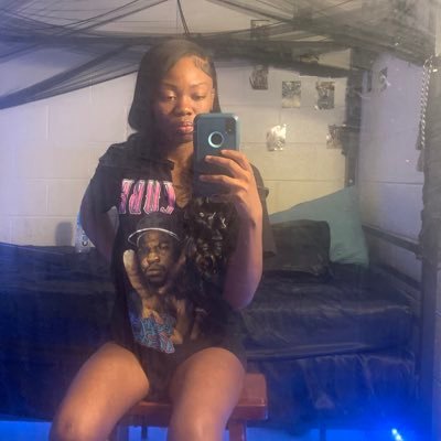 speakingofarie's profile picture. Da biggest 😈💕