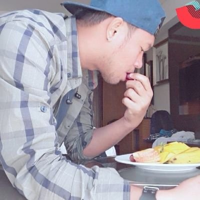 JayPogs03's profile picture. love people not things, use things not people.