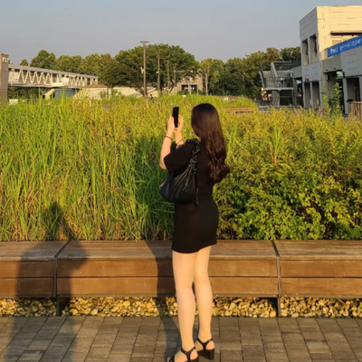 reia02384344's profile picture. 