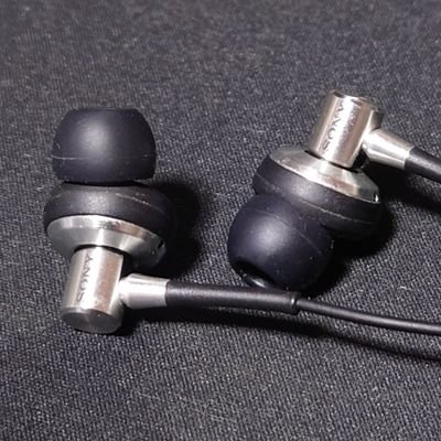 TSUGU_TSUGUU's profile picture. 重度のアルトワークス依存症…ZC33S　FINALEDITIONがセカンドカー。いわゆるファーストガンダム世代。タムロン35-150mm F/2-2.8がどうしても使ってみたくてOMからαへマウント替え…(笑)😎実は超洗車マニア。
I´ve SoundとfripSideの楽曲が好み。ほぼ買って満足するタイプ..