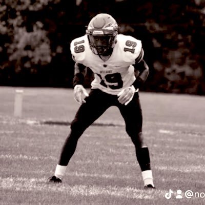 KhalilKimbro19's profile picture. Bellaire Highschool 2024 • 3.4 GPA • DB/WR • 157lbs gaining…• • IG: khalilkimbro_ :2024kkimbro@bellairesd.org (https://t.co/PrDnjaoLnr)