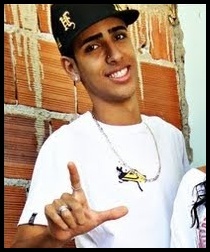 .Vocês riem de mim por eu ser diferente, e eu rio de vocês por serem todos iguais  By: Bob marley
