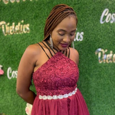 Elyzionys's profile picture. communicatrice ,Markettingmanager, editor , hairstyler ,community manager,business woman ,Musique , Humour