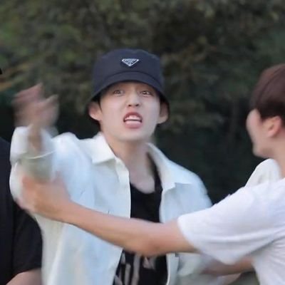 idowannacry's profile picture. 28. Nací por mi madre, moriré por el kpop.

                 bts- skz- svt.     Choi seungcheol mi hombre