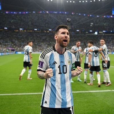 Lionel Andrés Messi Cuccittini por sobre todas las cosas. #ComPol 

Actual campeón del mundo y de américa. Por cuatro años voy a pelear y discutir todo.