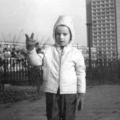 FranzinCisco's profile picture. 1985 - 1990 Informatik Studium an der Friedrich-Schiller-Universität Jena, Sektion Technologie, M85/3, Abschluss als Dipl.-Ing. Note 'Sehr gut' trotz stasi-IM's