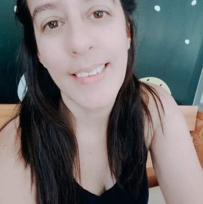Trabajadora Social-Trabajadora Humanitaria | Creo en los cafés y en el diálogo, en la dignidad de la persona y en la libertad.