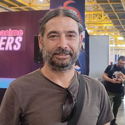 raulplamovil's profile picture. Papá y enamorado de mi familia, nieto e hijo de exiliados, defensor del derecho al pataleo y profe de Judo en la Manchuela...siempre activista.