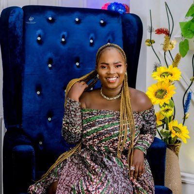 just want to make friends and have fun. am also an event planner, decorator, baker and into catering service am available 24/7