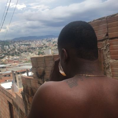 Se você soubesse tudo que é dito na sua ausência, jamais iria sorrir pra tanta gente ...