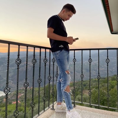 Pint0Ricky's profile picture. Lil' boy 🎭      
TheRIC             
Currently playing for : @FragboxGaming 
https://t.co/UrAKwekkoC