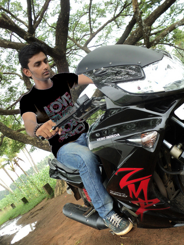 sheghil's profile picture. 