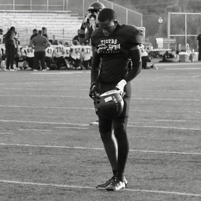 Morse High School C/O 2023 // Football and Baseball// FS, ATH// 6’1 170lb NCAA ID#2201421511 GPA: 3.25//🥇1st Team All-City League Defense