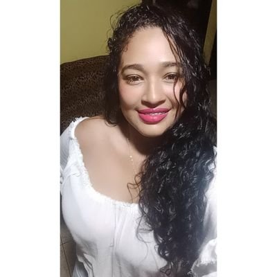 Destruye👊🏼💥lo que te destruye🤷♀️🍃👌🏼
Deja Que la tristeza fluya🌬🍃Va'mo a reírnos de todo😁💆🏻♀️🧘🏻♀️💕
👧🏽Maribel Lusheyla B.G🤱💕