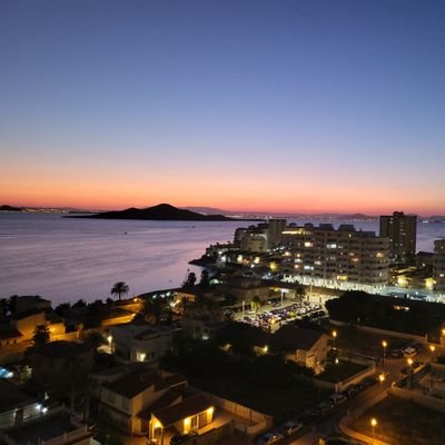 HMWCpl's profile picture. 40+ older couple..we love to share our naughty side...only +🔞