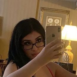 JennyJanine3's profile picture. what are you waiting for to follow me, love ?