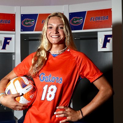 Enthusiastic, Passionate, All-In, student-athlete, Soccer Player | IG: @ameliamalkin @gatorssoccer UF 27’ Soccer