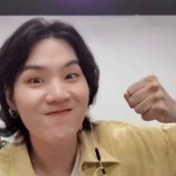 HEAD FULL OF YOONGI. aspiring professional suga handling license holder; bns & stan acc; moon line sparks collector. a fan account if it isn’t obvious by now.