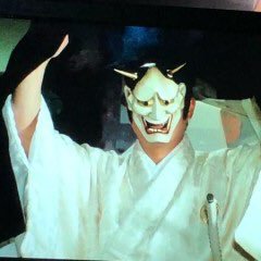 弁護士には離婚、相続、交通事故、企業法務といった専門分野がありますが、私は、日本で唯一の「保険の営業マン」に特化した弁護士です。法律的なことだけでなく、あらゆる側面からサポートして、保険募集人の皆さんの売り上げアップにコミットします!!迷える募集人の皆様からのご相談、お待ちしております