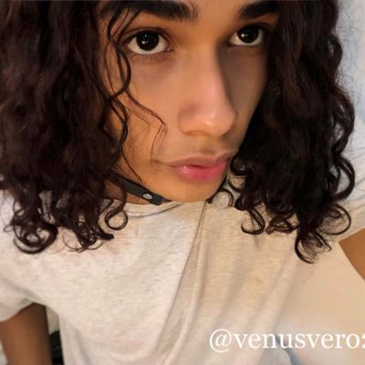 🏳️‍⚧️Hung latina | https://t.co/4OJUdOziE5 | manyvids: Venusvero21 | SFW account @venusveronica21